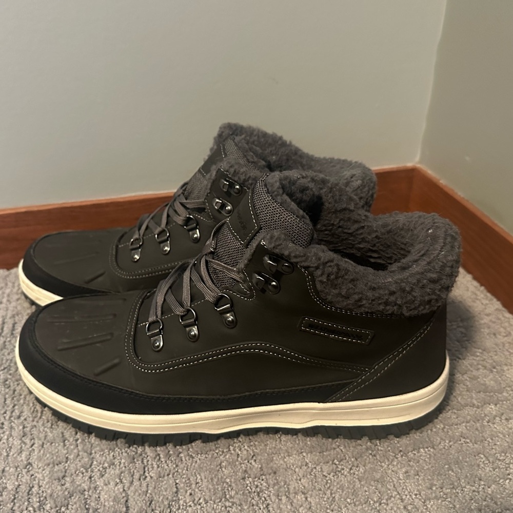 Men’s Weatherproof black fleece lined boots; worn once.